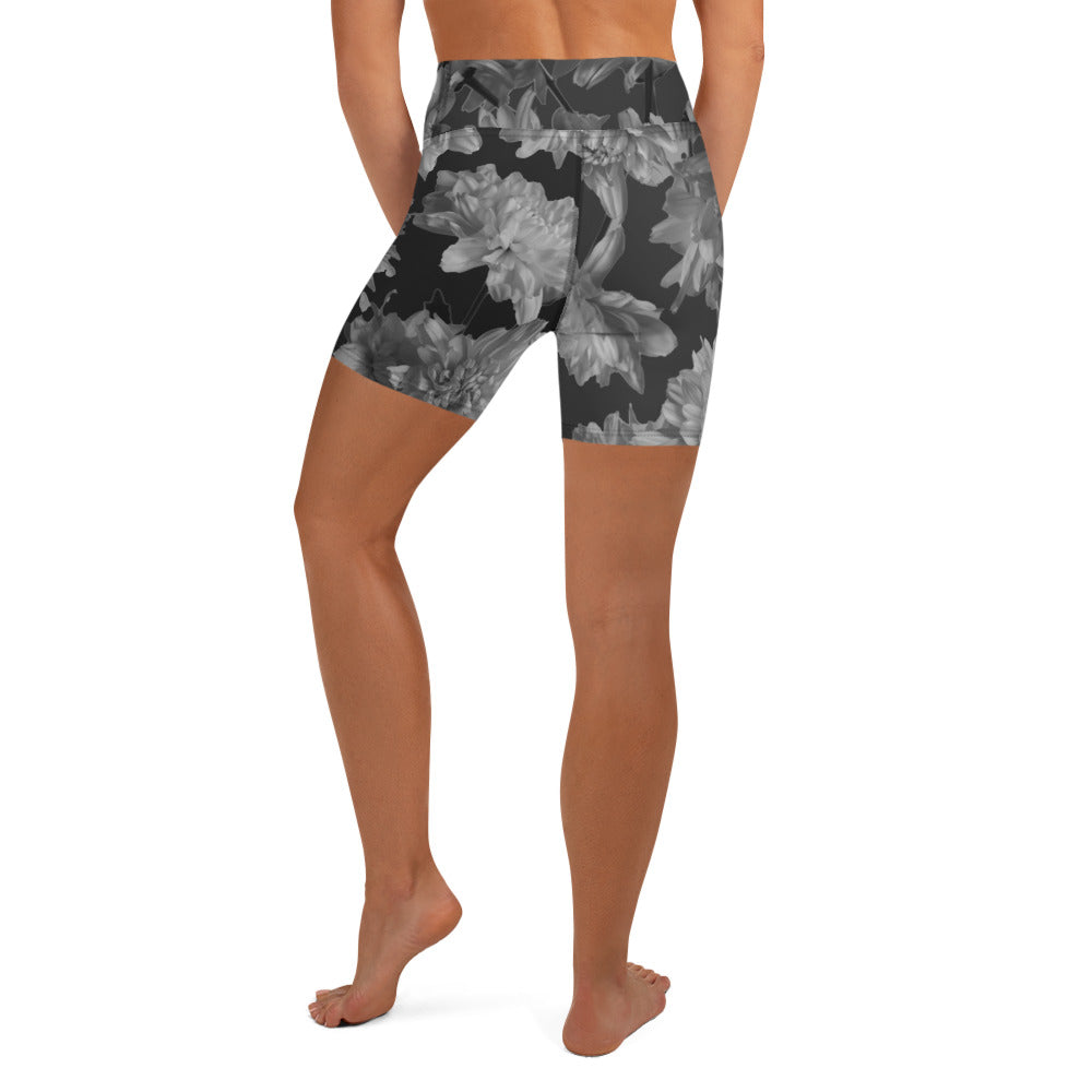 Gillyflower Yoga Shorts in Amboy Black