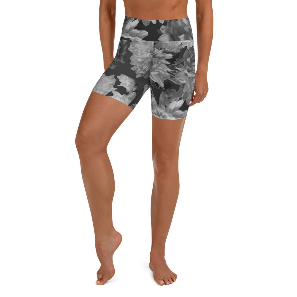 Gillyflower Yoga Shorts in Amboy Black